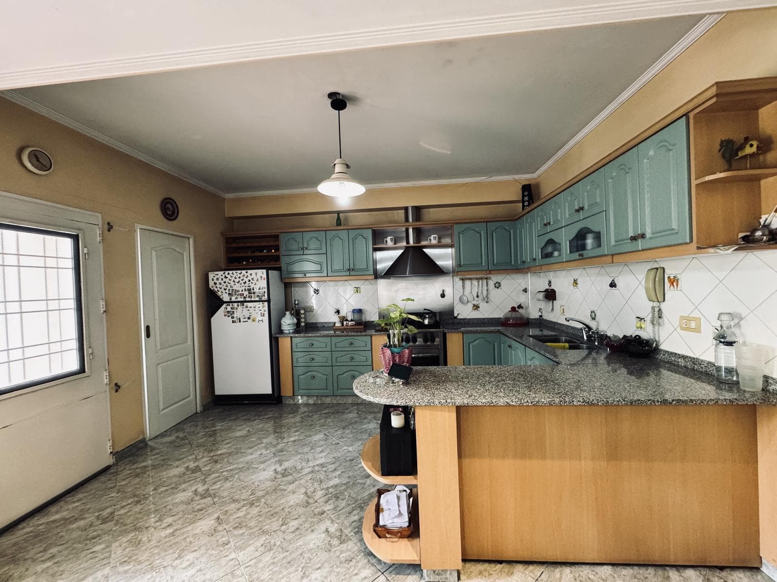 5-ROOM HOUSE FOR SALE IN DOWNTOWN BERAZATEGUI—QUALIFIES FOR A MORTGAGE