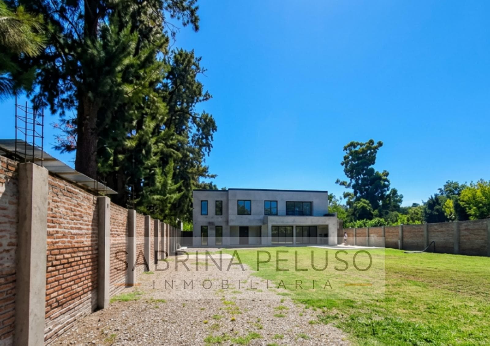Casa con Pileta en Moreno Proyecto Avanzado