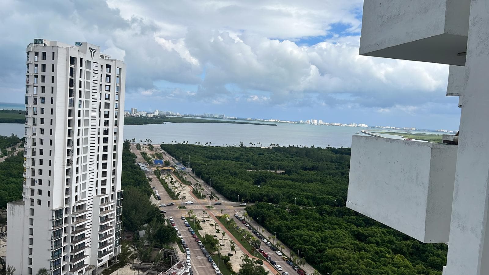 MALECON AMERICAS TORRE MIAMI CANCUN