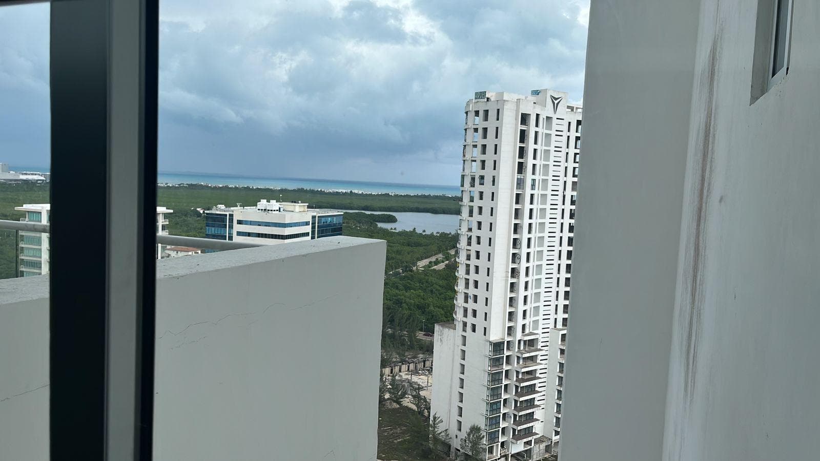 MALECON AMERICAS TORRE MIAMI CANCUN