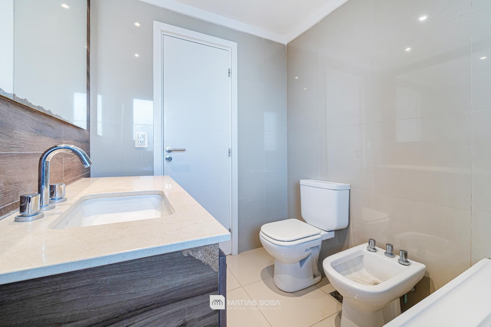 24-Month Lease—3-Room Apartment—Plaza Mitre Area