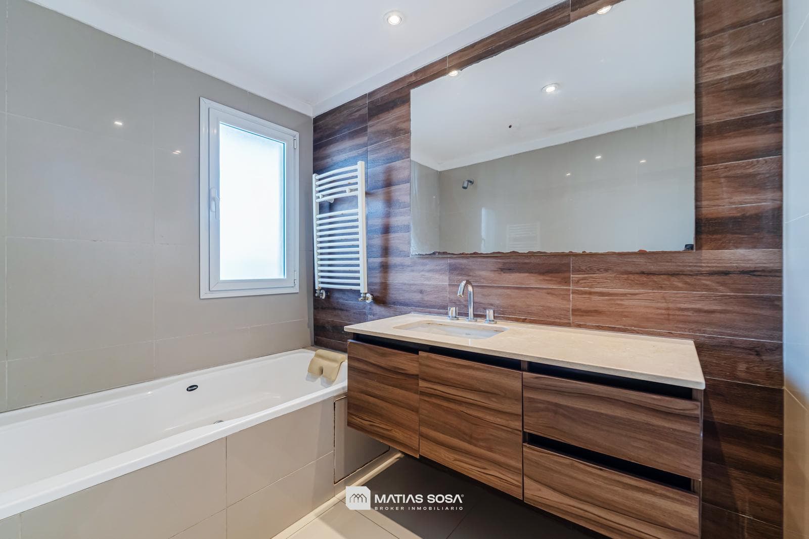 24-Month Lease—3-Room Apartment—Plaza Mitre Area