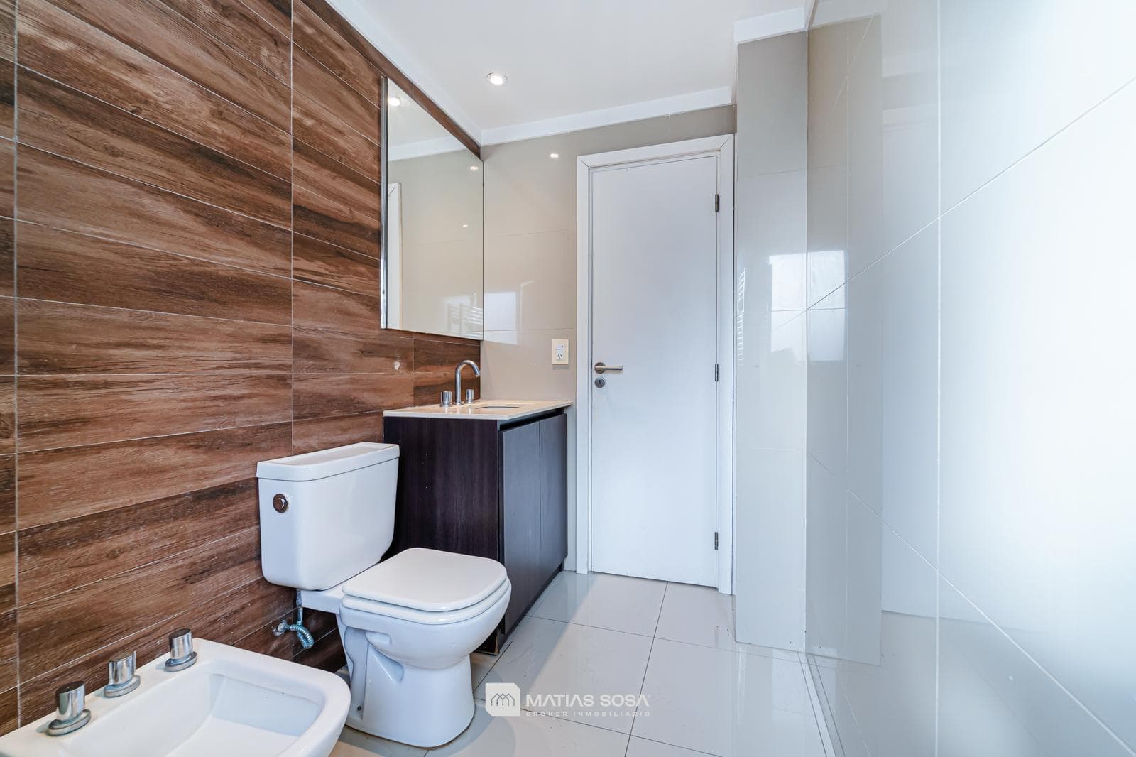 24-Month Lease—3-Room Apartment—Plaza Mitre Area