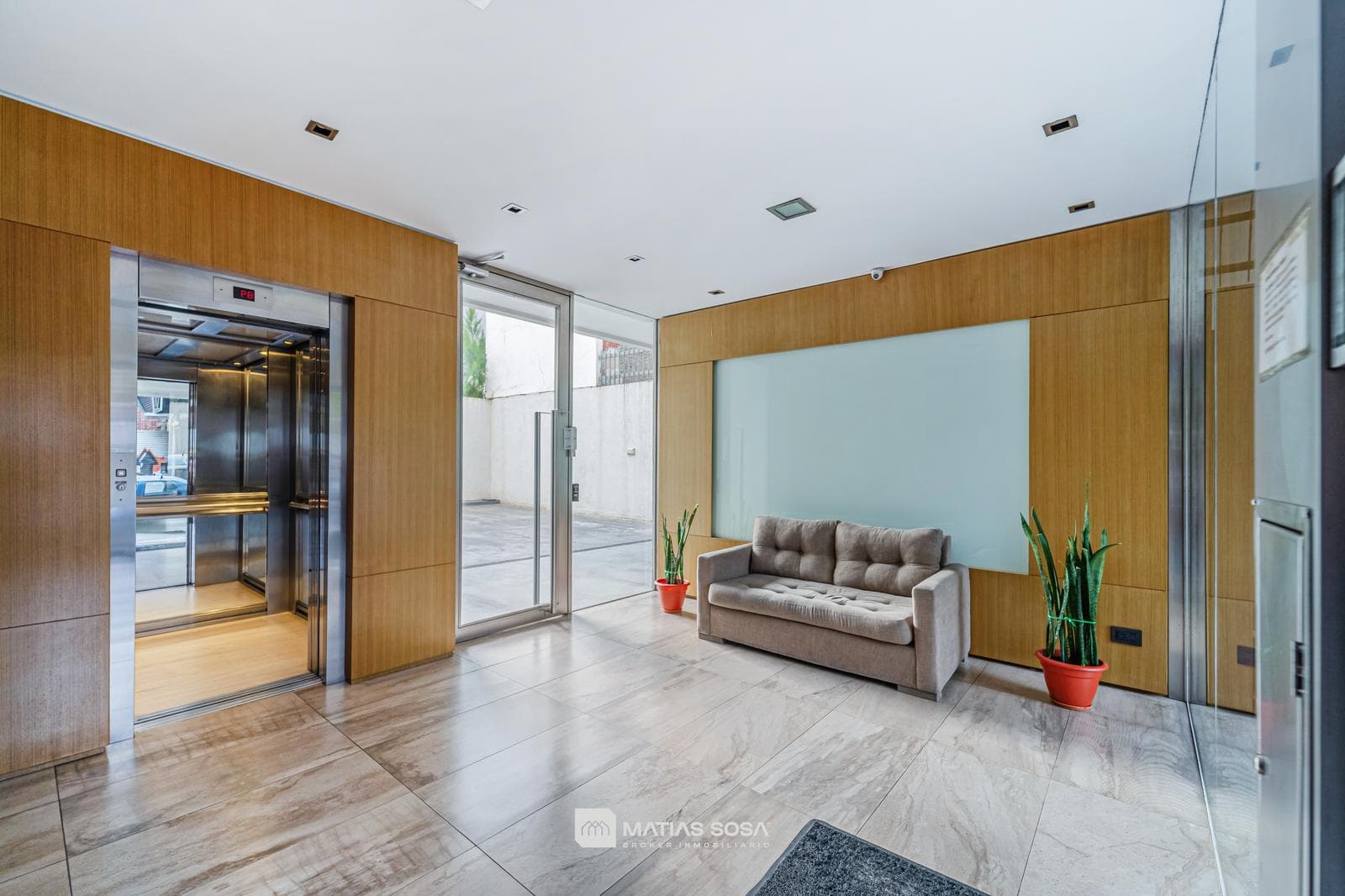 24-Month Lease—3-Room Apartment—Plaza Mitre Area