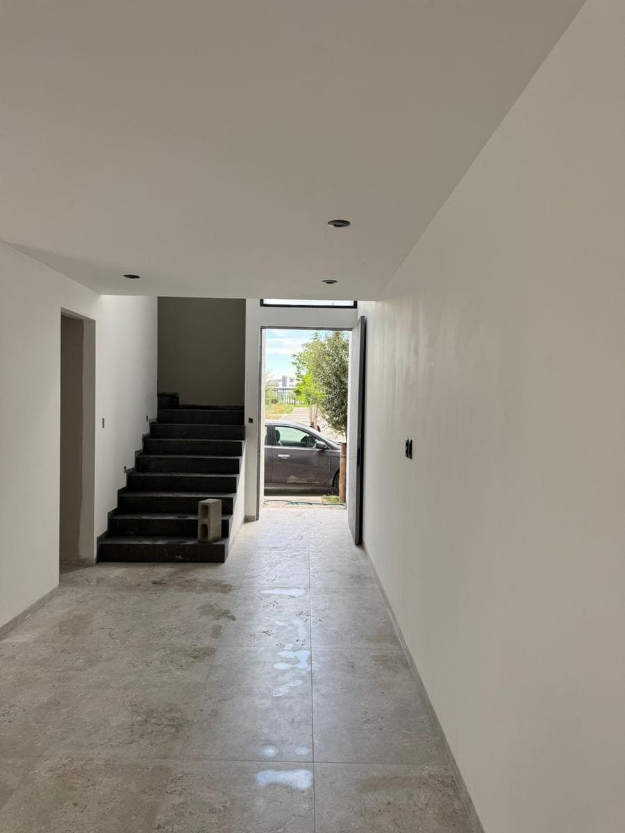 HOUSE FOR PRE-SALE