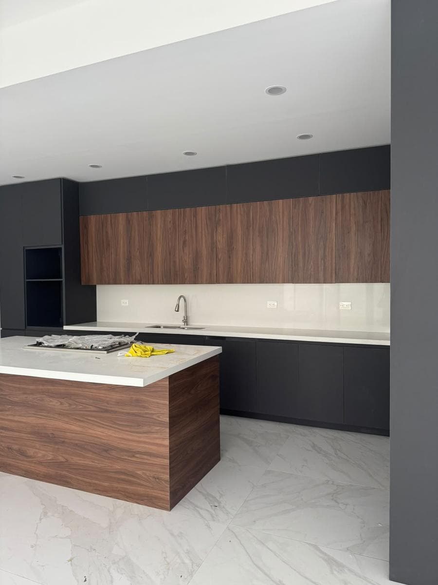 FOR SALE: House in the LAS ESMERALDAS RESIDENCIAL Subdivision, National Highway Area, Monterrey - 260 m²