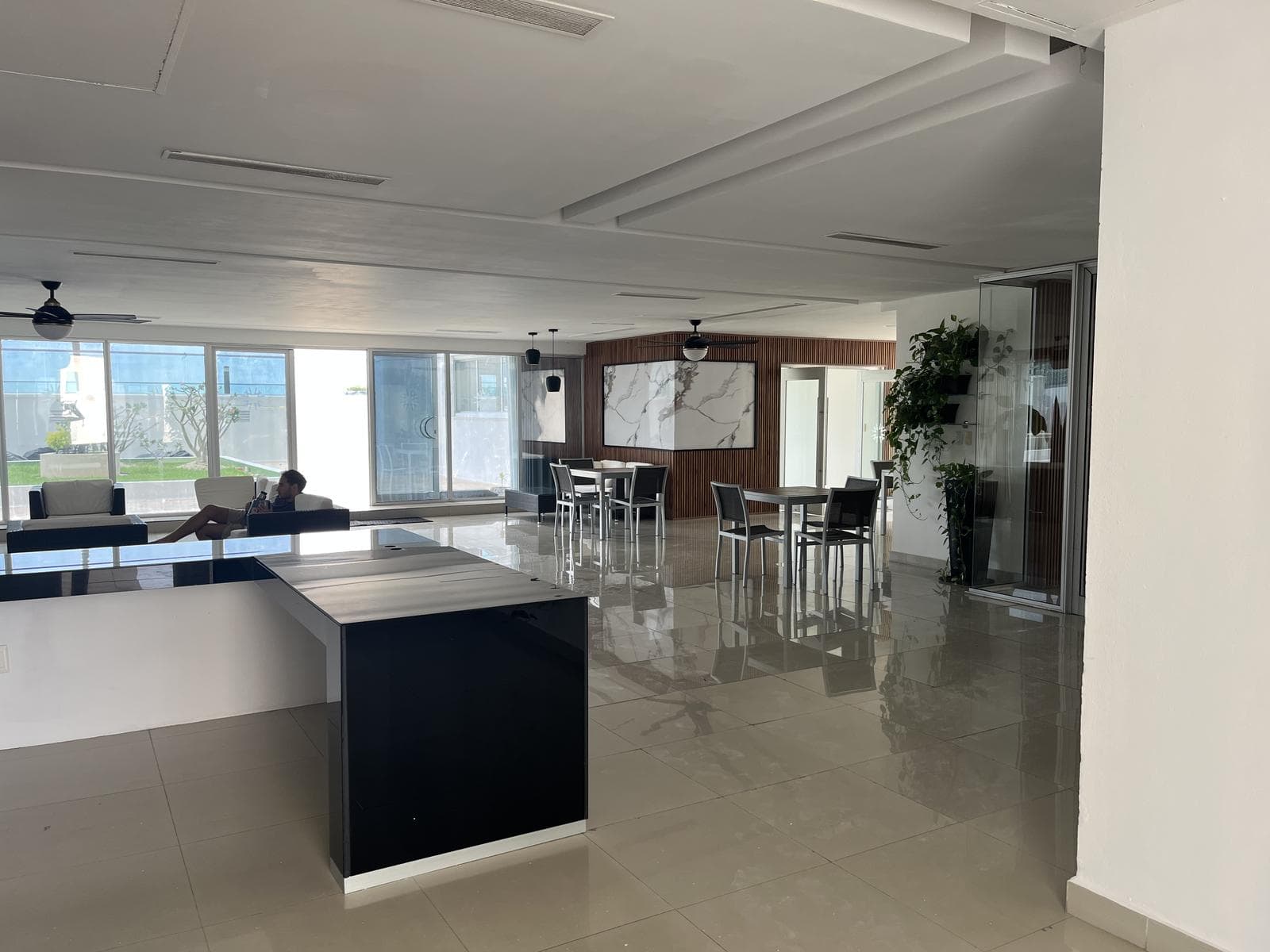 MALECON AMERICAS CONDOMINIUM, MIAMI TOWER