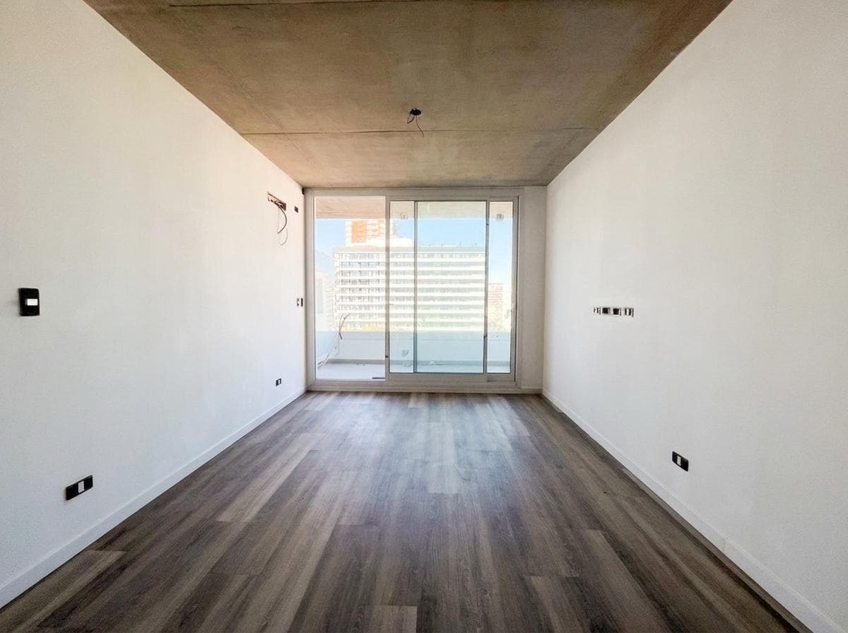 One-room apartment with a front-facing balcony in Nuñez