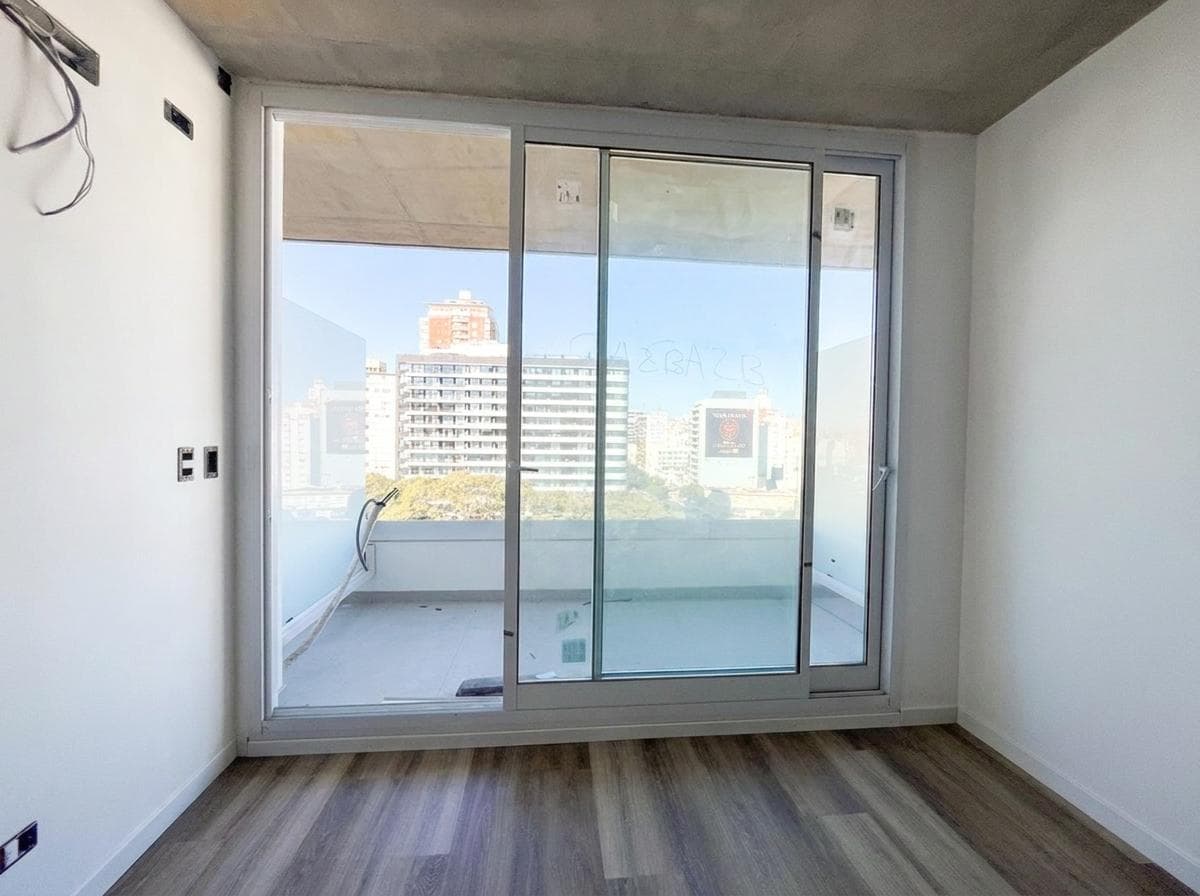 One-room apartment with a front-facing balcony in Nuñez