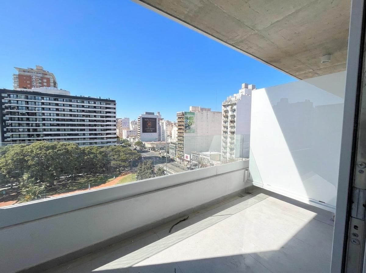 One-room apartment with a front-facing balcony in Nuñez