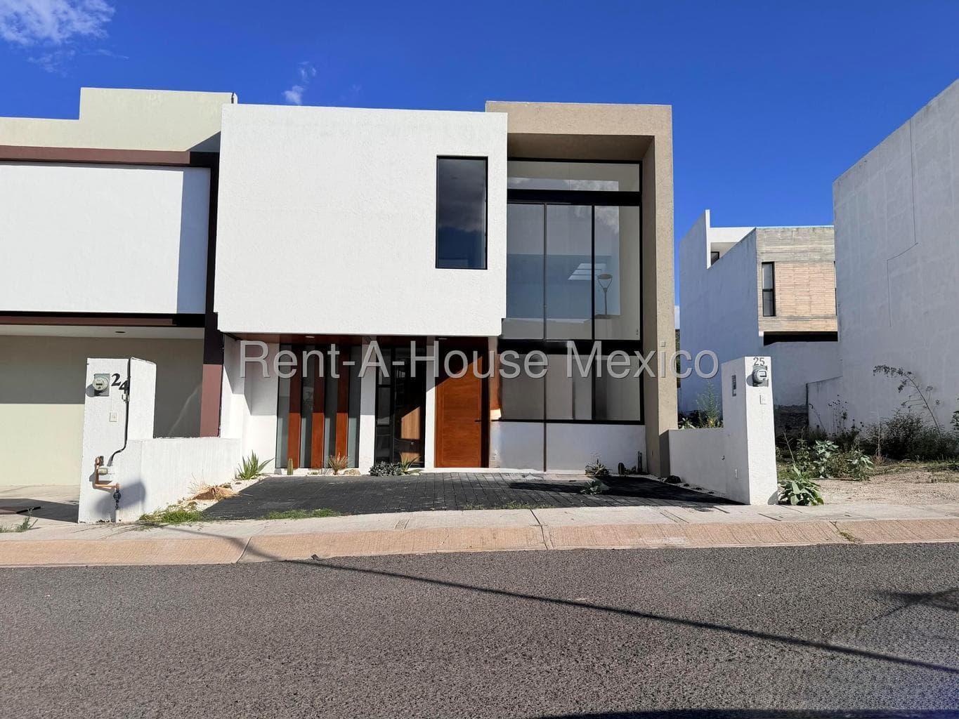 New 4-Bedroom Designer Home Now Available for Rent in Zibatá, Querétaro.