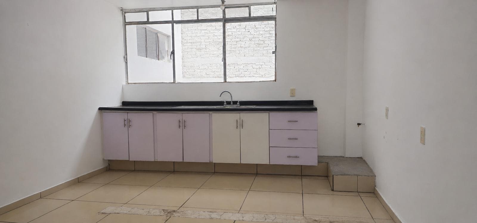 House for sale at 637 Pedro Celestino Negrete Street, El Mirador Neighborhood, 44370 Guadalajara, Jalisco.