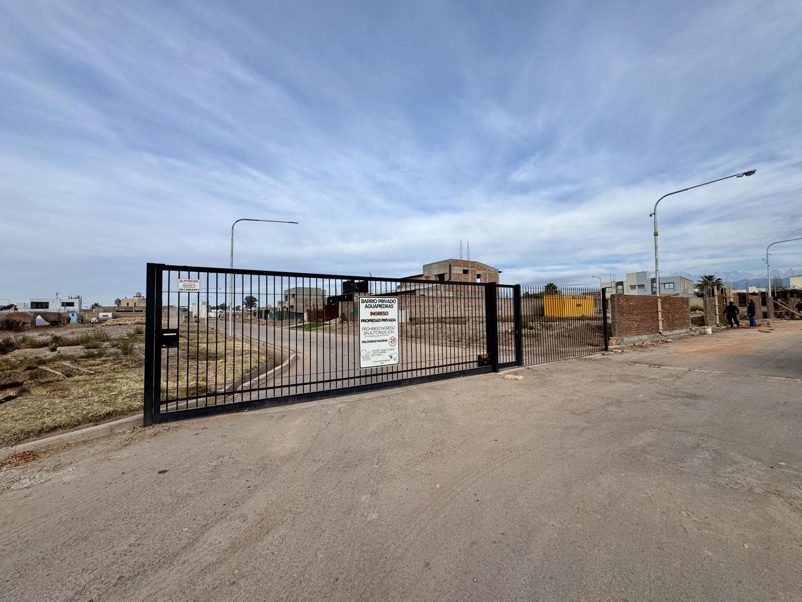300 m2 lot in the Aguapiedras gated community in Luján de Cuyo.