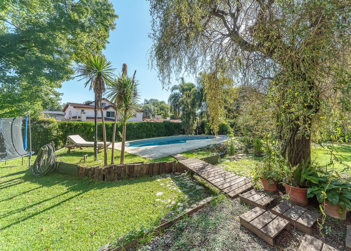 5-room house for sale in Mapuche Country Club, Pilar.