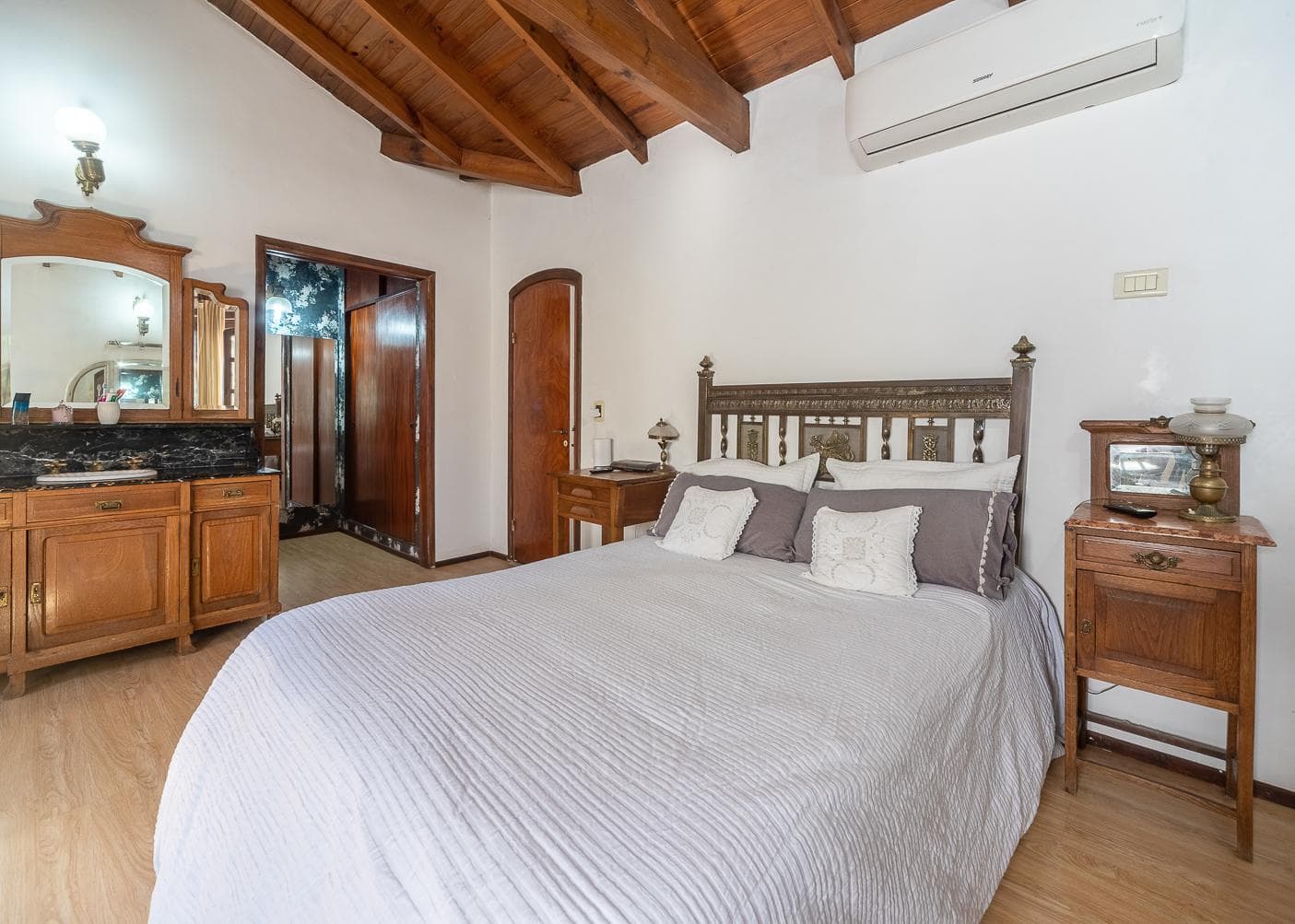 5-room house for sale in Mapuche Country Club, Pilar.