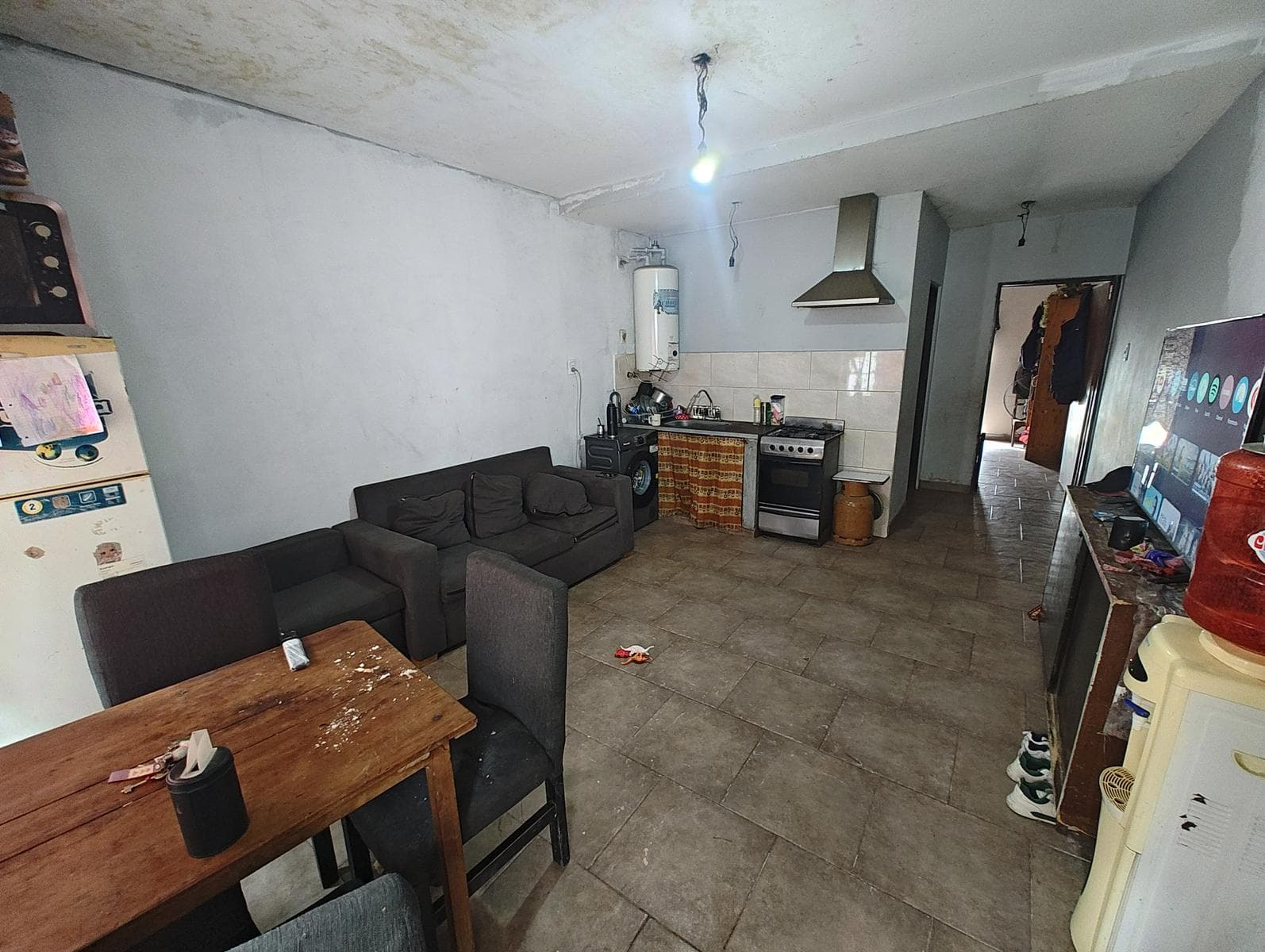 House and Two Apartments for Sale in G. Catan