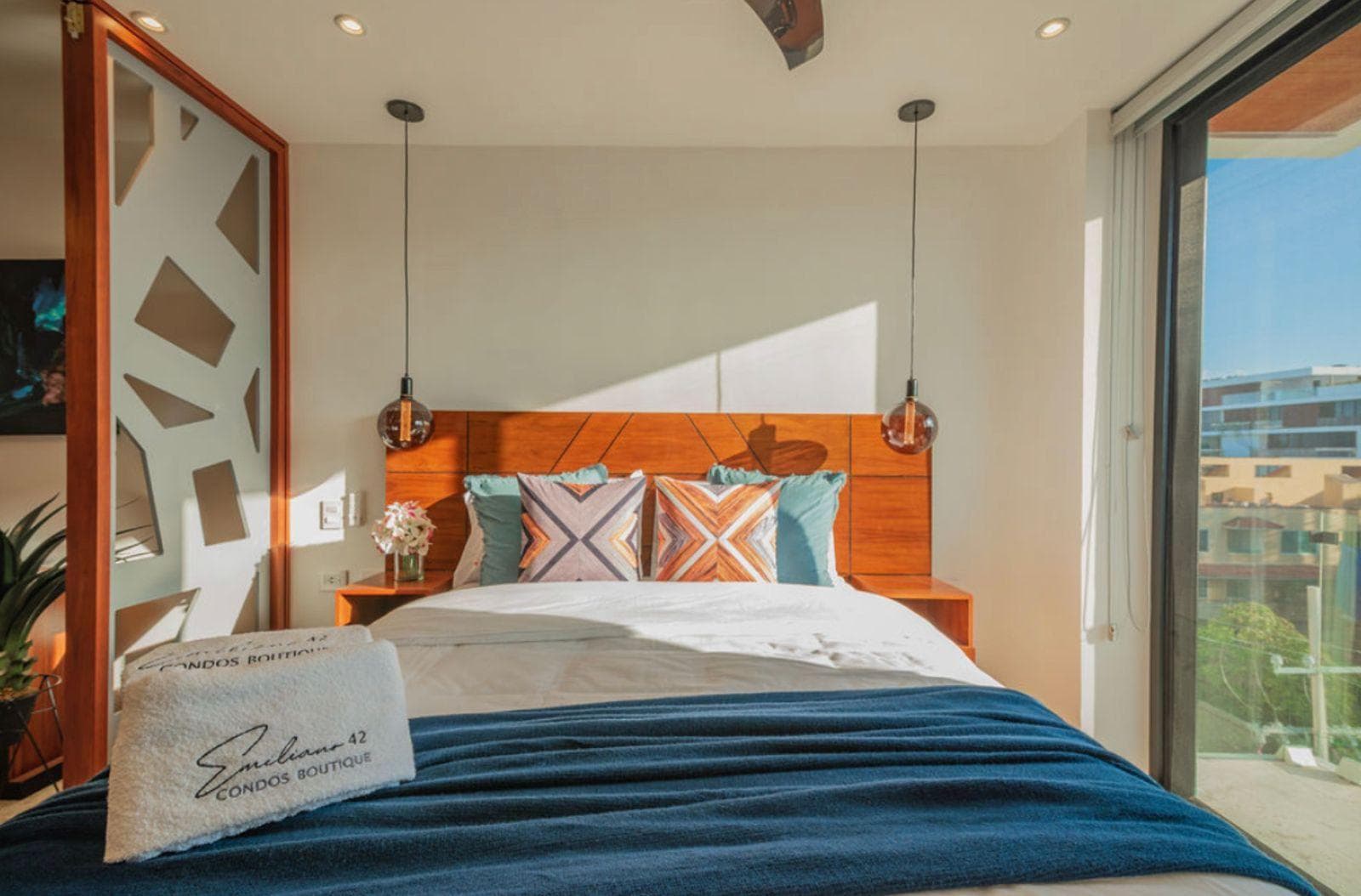 APARTMENT FOR SALE ON 5TH AVENUE, PLAYA DEL CARMEN