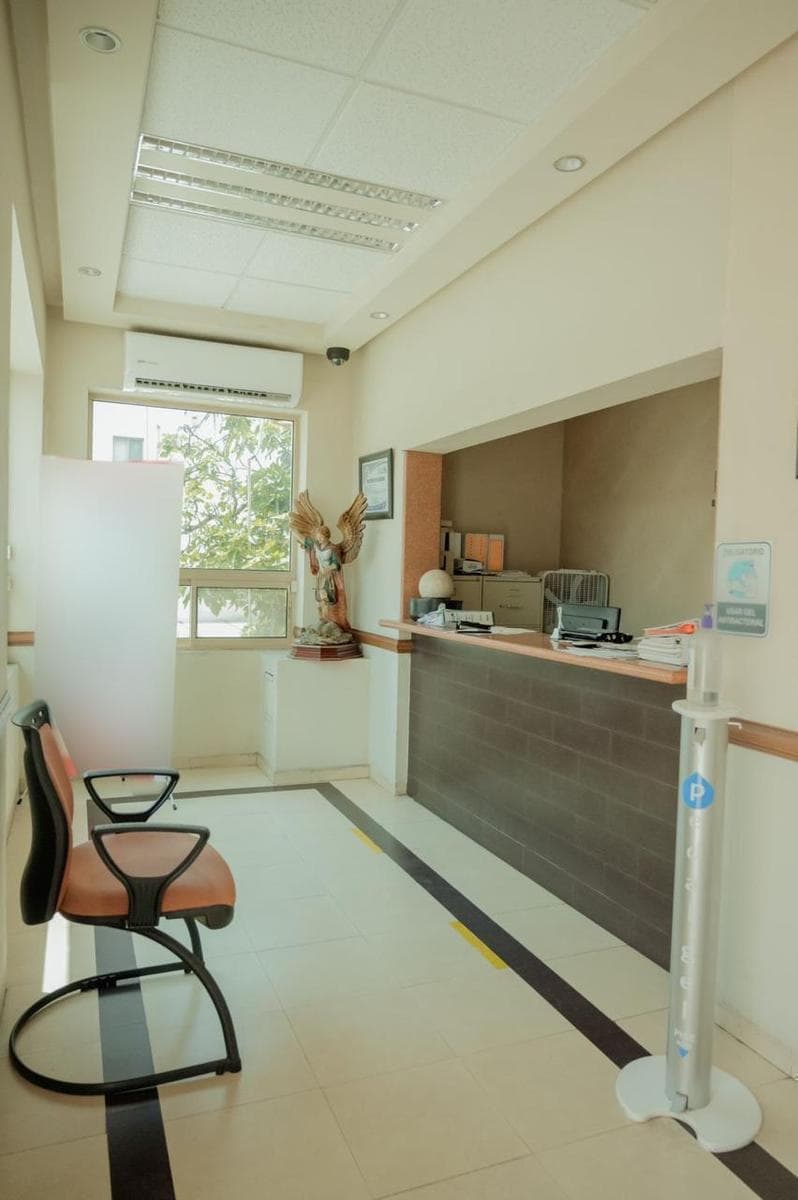 OFFICE FOR RENT IN COLONIA MARIA LUISA