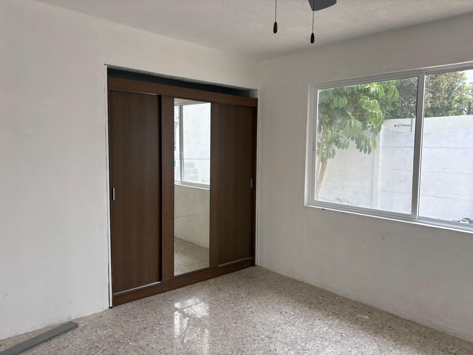 CASA EN RENTA DE UN PISO LOS RIOS ZONA VALLE