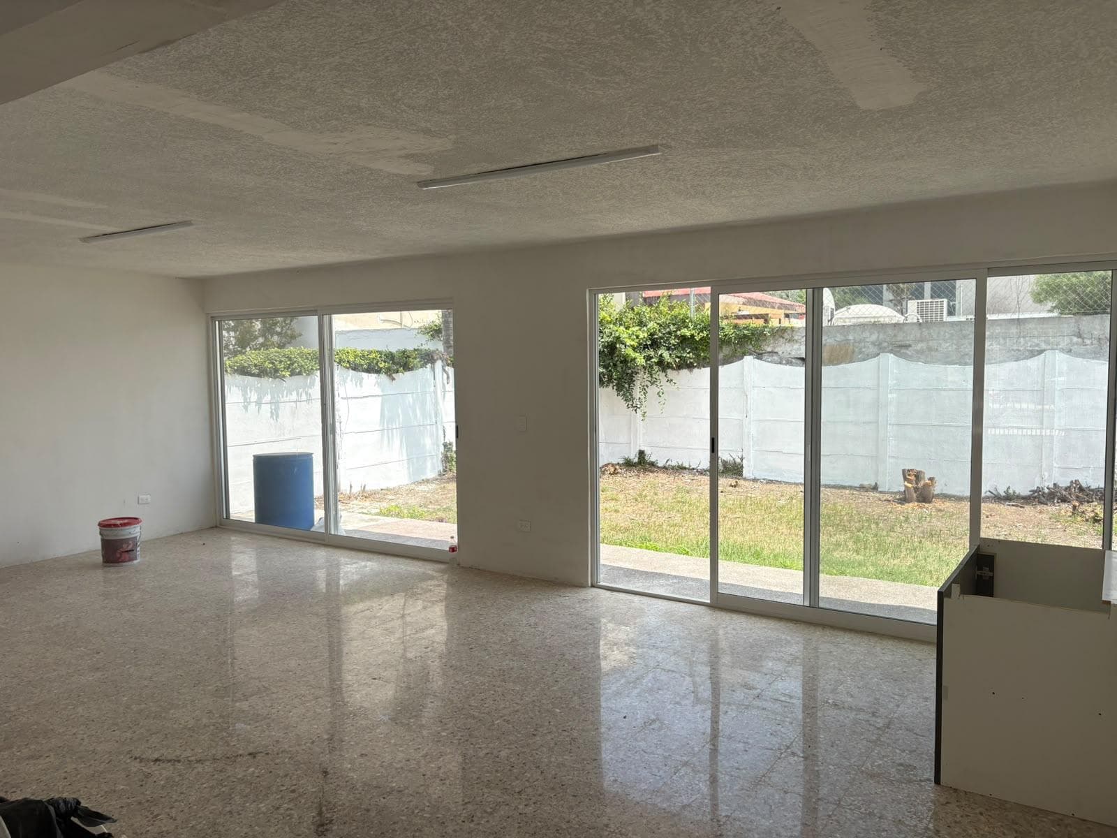 CASA EN RENTA DE UN PISO LOS RIOS ZONA VALLE