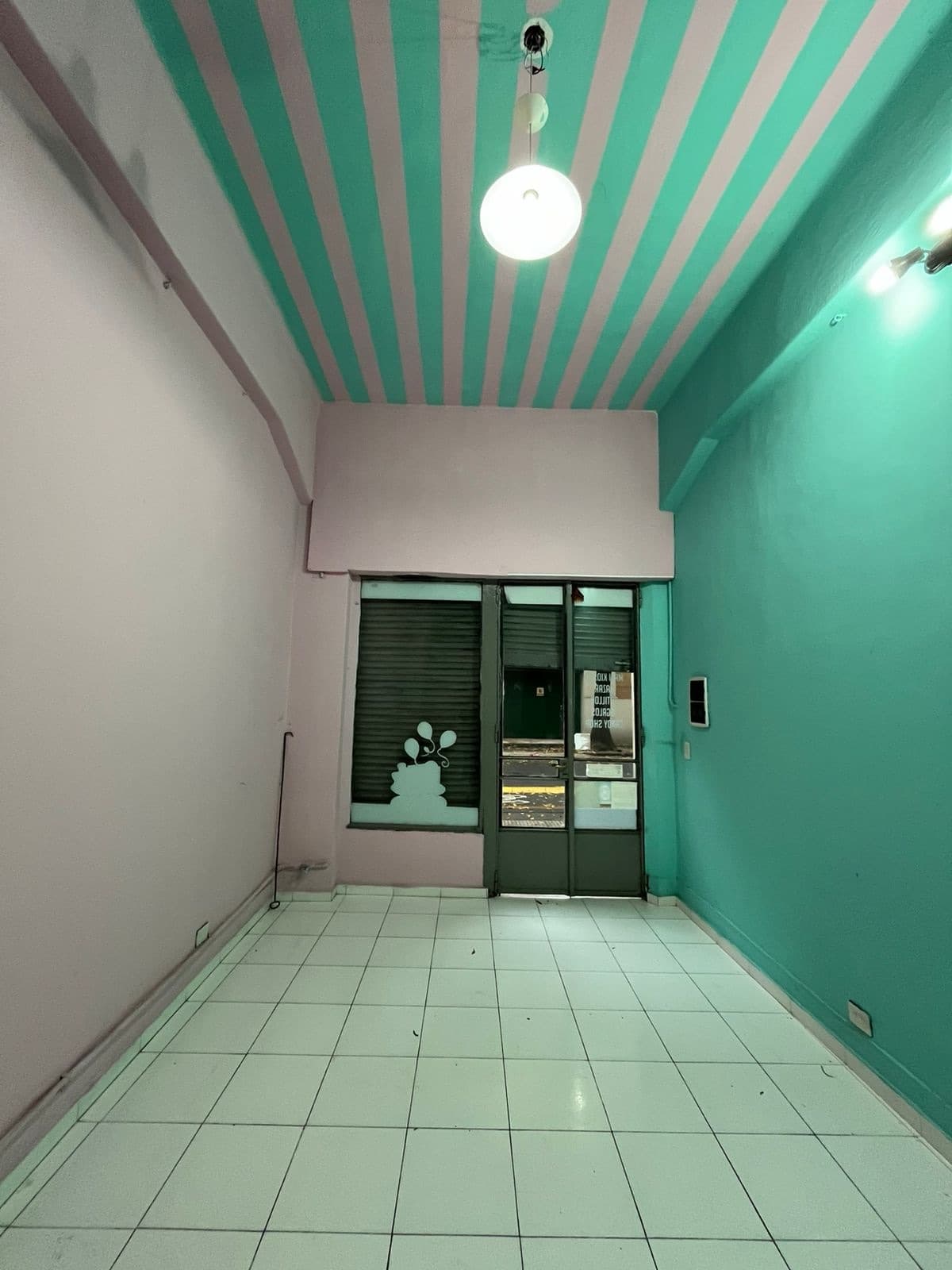Commercial Property for Sale - Monserrat