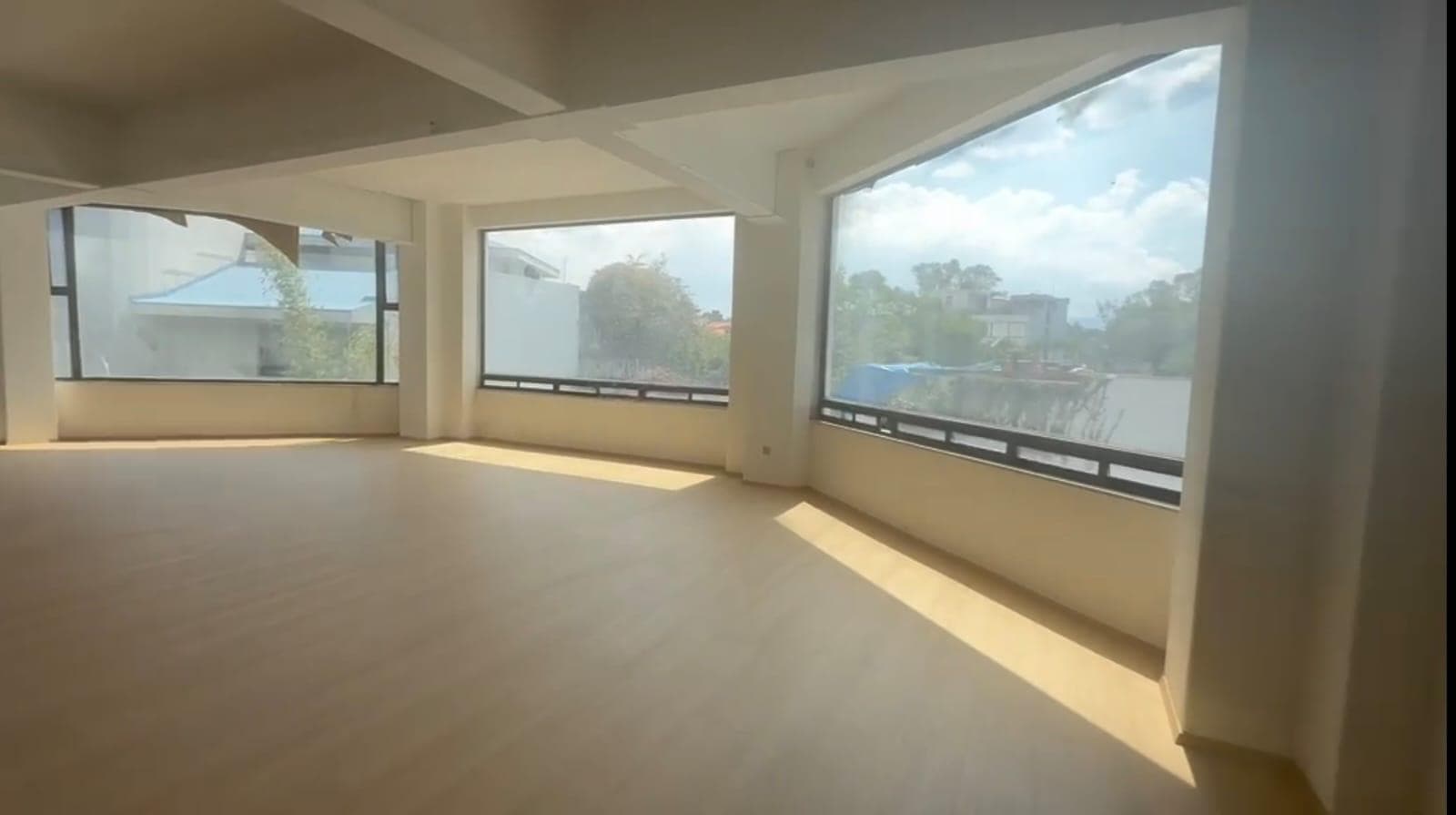 House for Rent or Sale in Lomas de Chapultepec