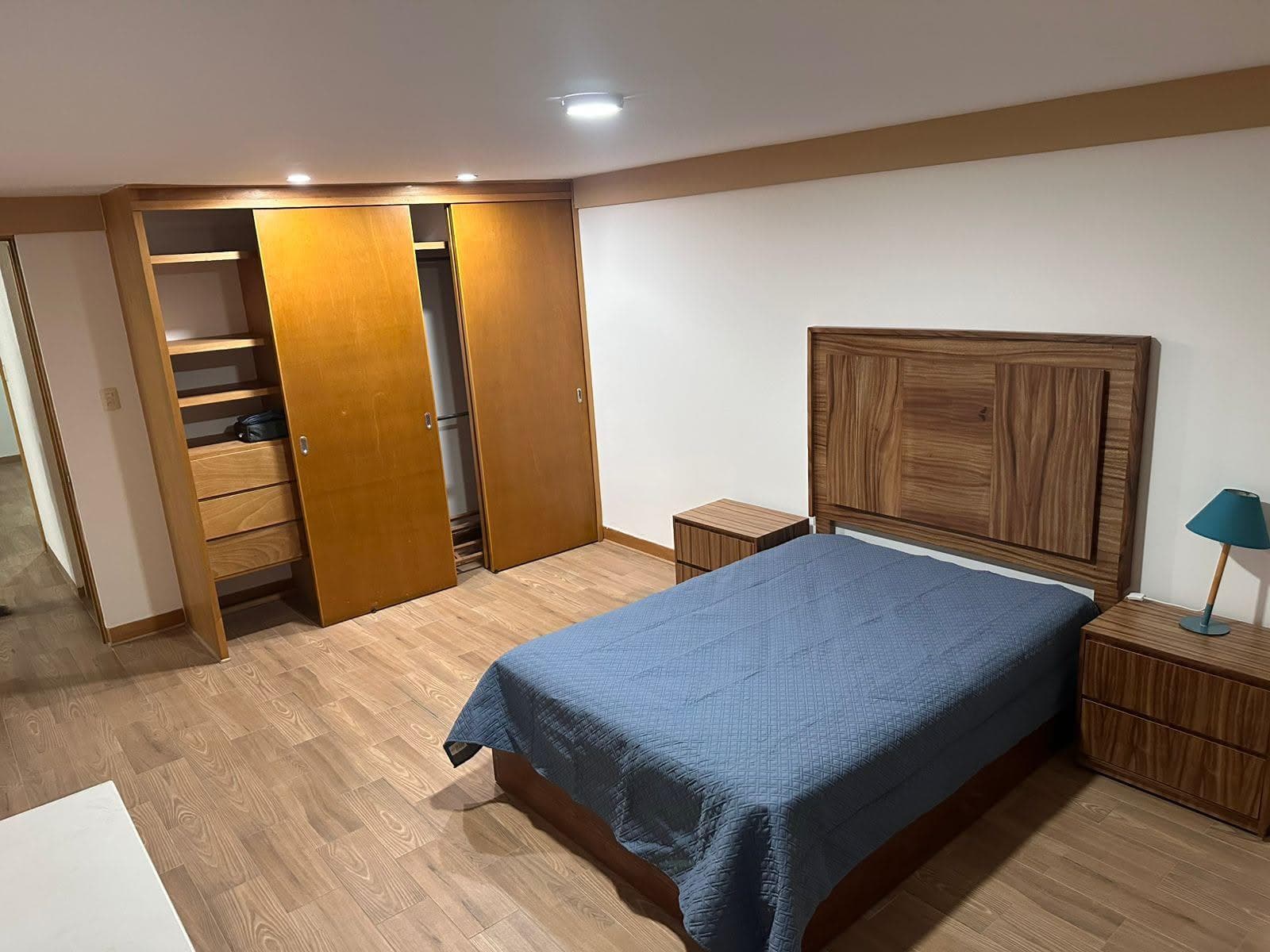 Casa Amueblada con 4 Recámaras en Jardines de Santa Fe