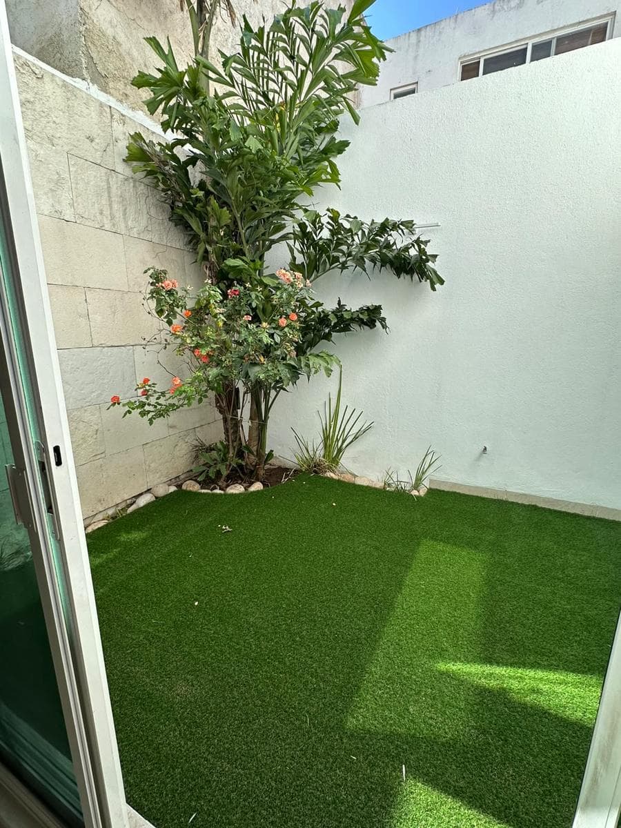 Casa Amueblada con 4 Recámaras en Jardines de Santa Fe
