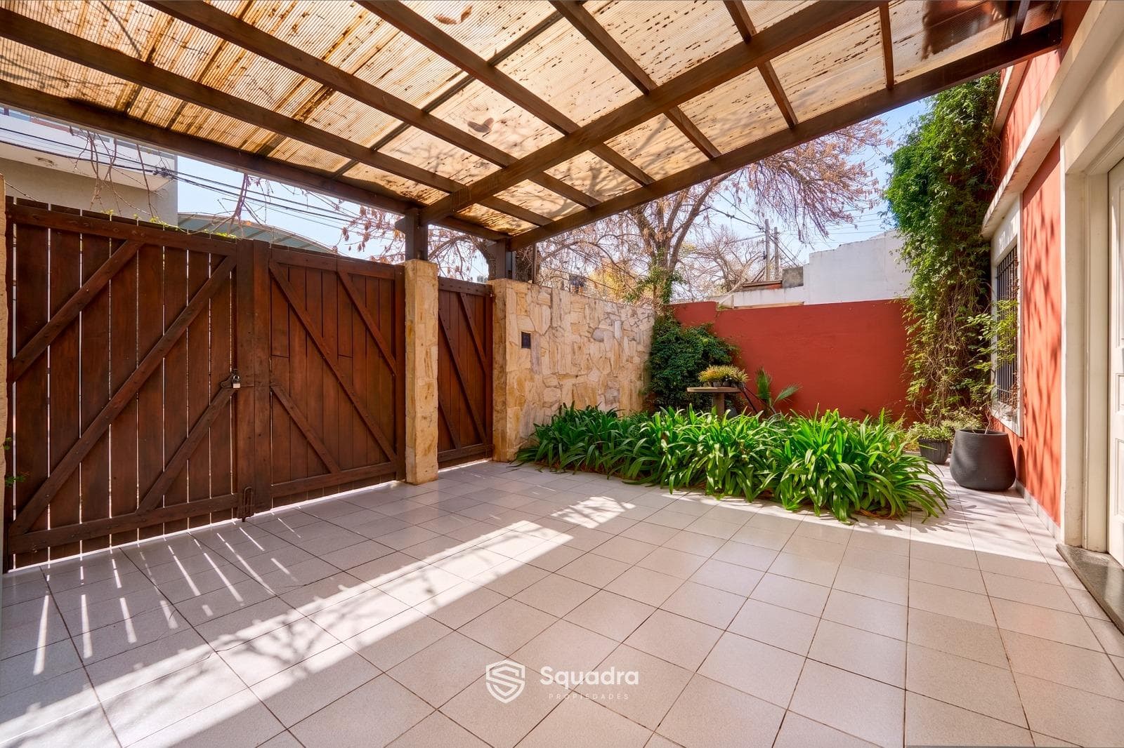 FOR SALE - Renovated 2-bedroom house with garage and yard - Ludueña, Rosario.