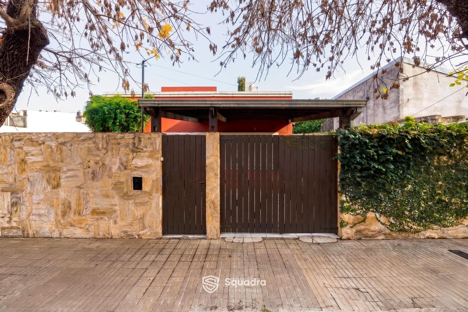 FOR SALE - Renovated 2-bedroom house with garage and yard - Ludueña, Rosario.