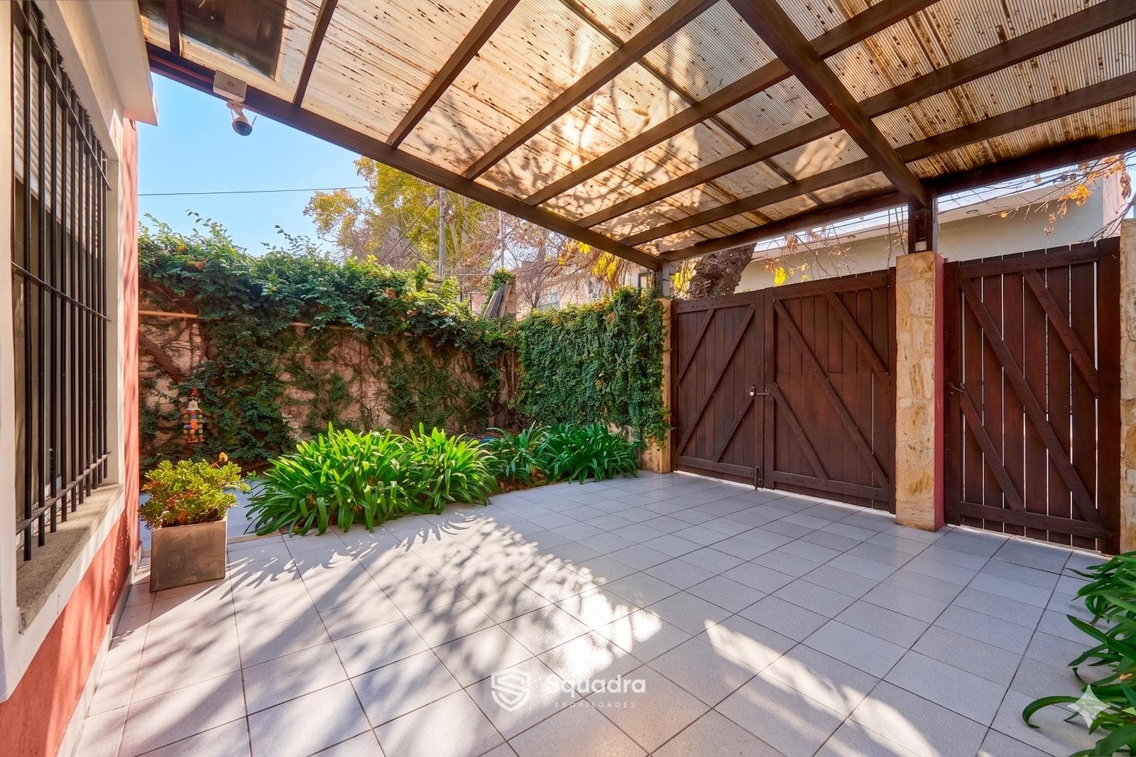 FOR SALE - Renovated 2-bedroom house with garage and yard - Ludueña, Rosario.