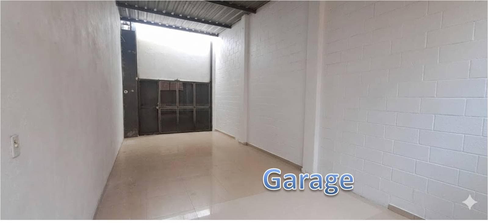 House with 5 bedrooms, commercial space, and garage for sale
