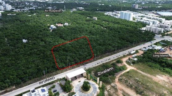 LAND FOR SALE IN CANCUN WITH MIXED-USE ZONING, 1 HA.