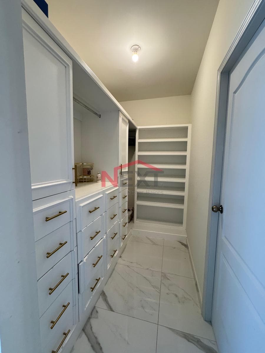 HOUSE FOR SALE IN MURANO RESIDENCIAL