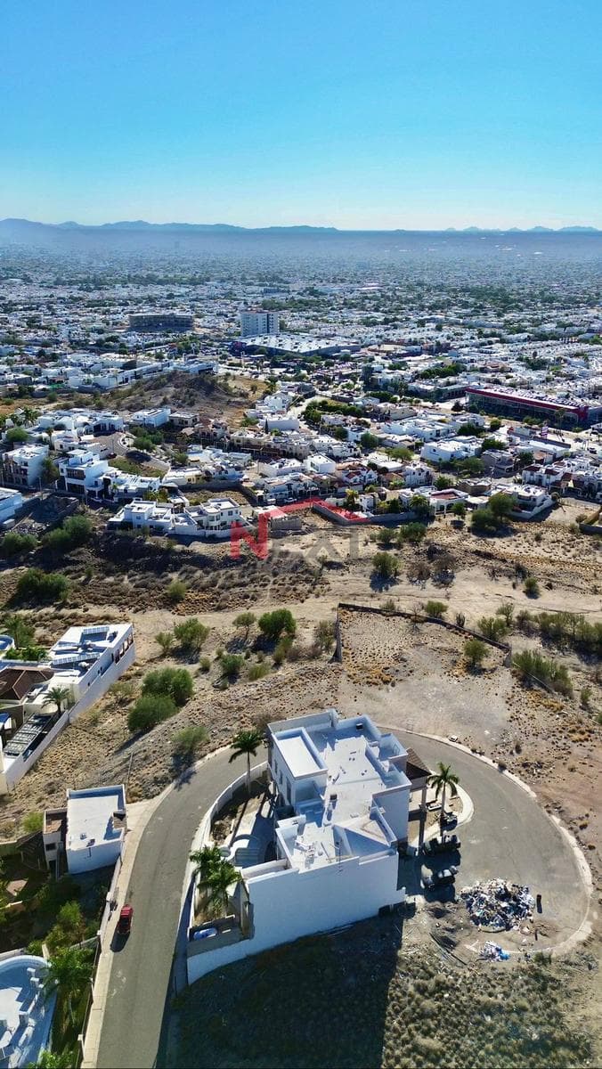 LAND FOR SALE IN THE PRIVADAS DEL PEDREGAL RESIDENTIAL COMPLEX