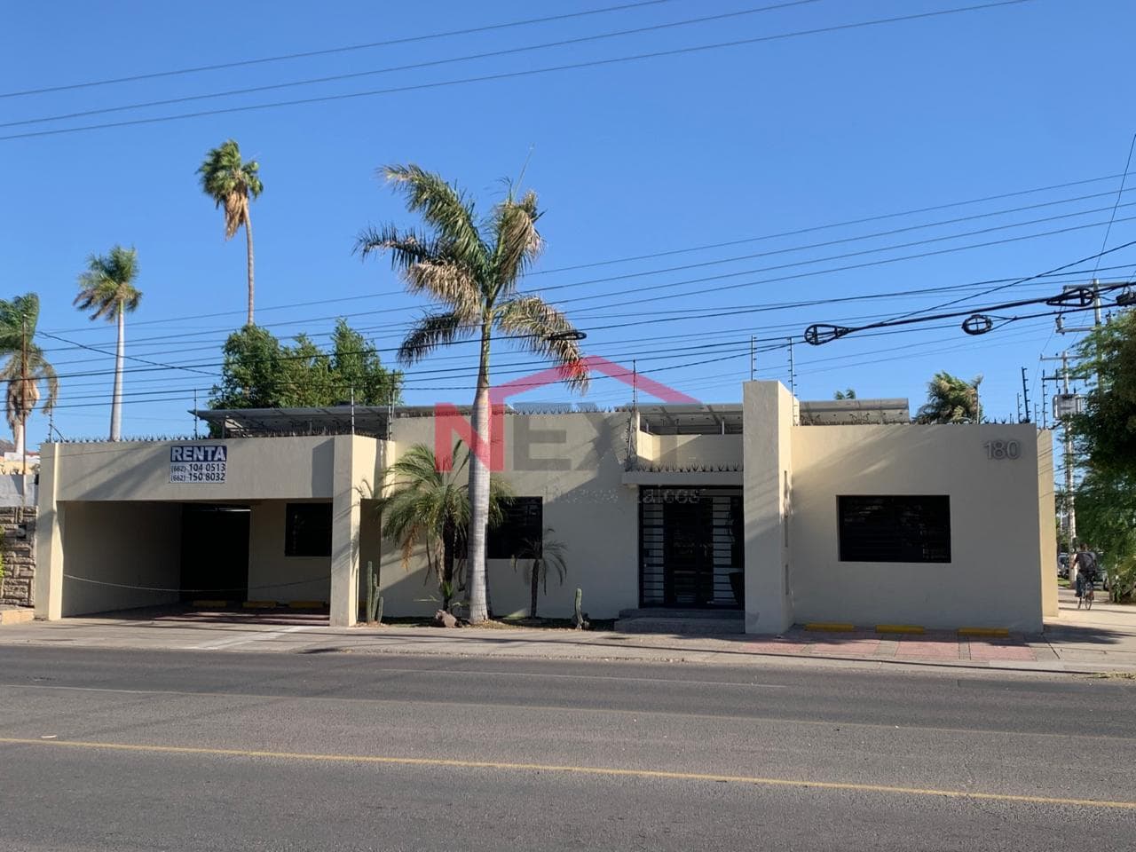 OFFICE FOR RENT IN THE CENTENARIO NEIGHBORHOOD