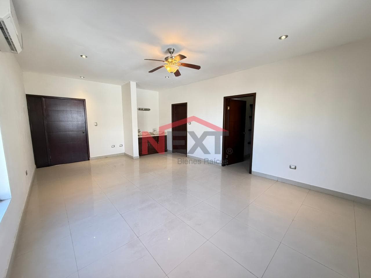 HOUSE FOR SALE IN LOS SANTOS RESIDENCIAL