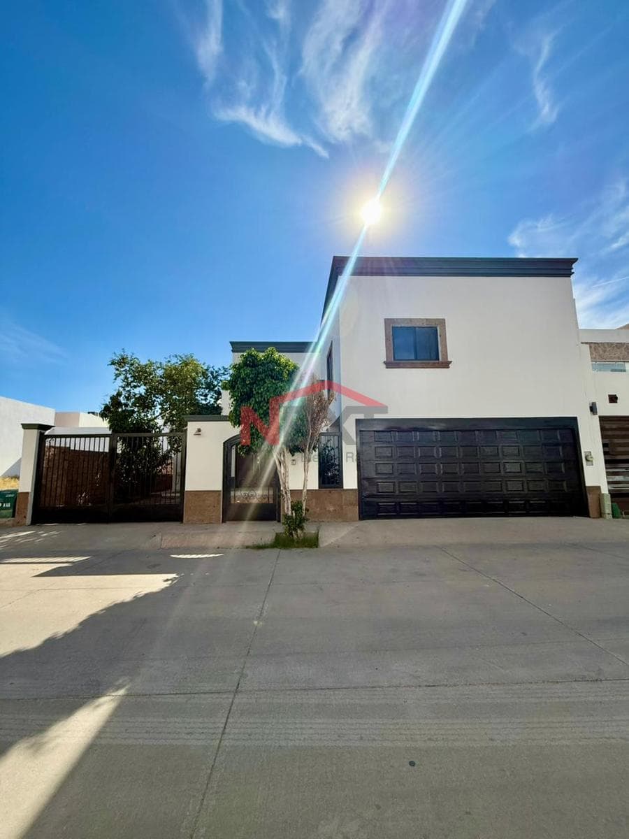 HOUSE FOR SALE IN LOS SANTOS RESIDENCIAL