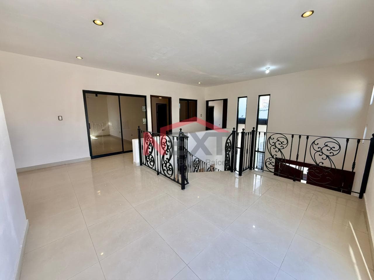 HOUSE FOR SALE IN LOS SANTOS RESIDENCIAL