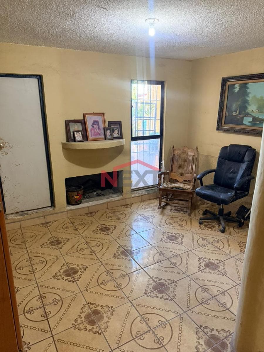 HOUSE FOR SALE IN COL. MIRASOLES