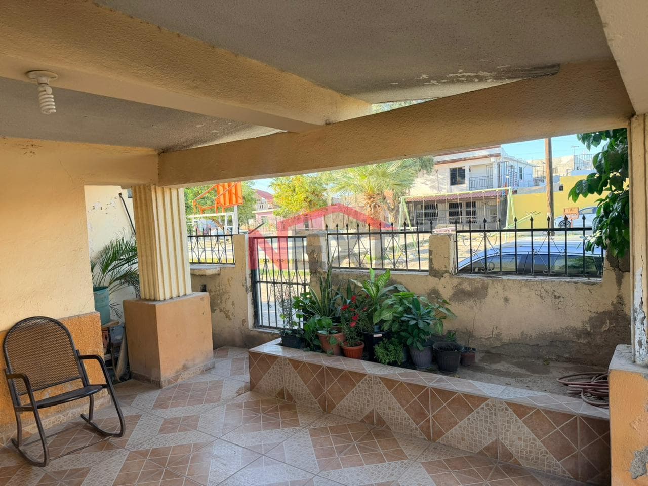 HOUSE FOR SALE IN COL. MIRASOLES