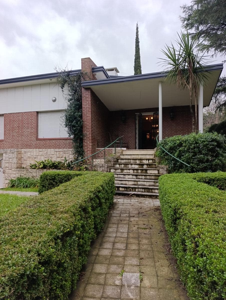 3-Bedroom House for Sale in Cabana