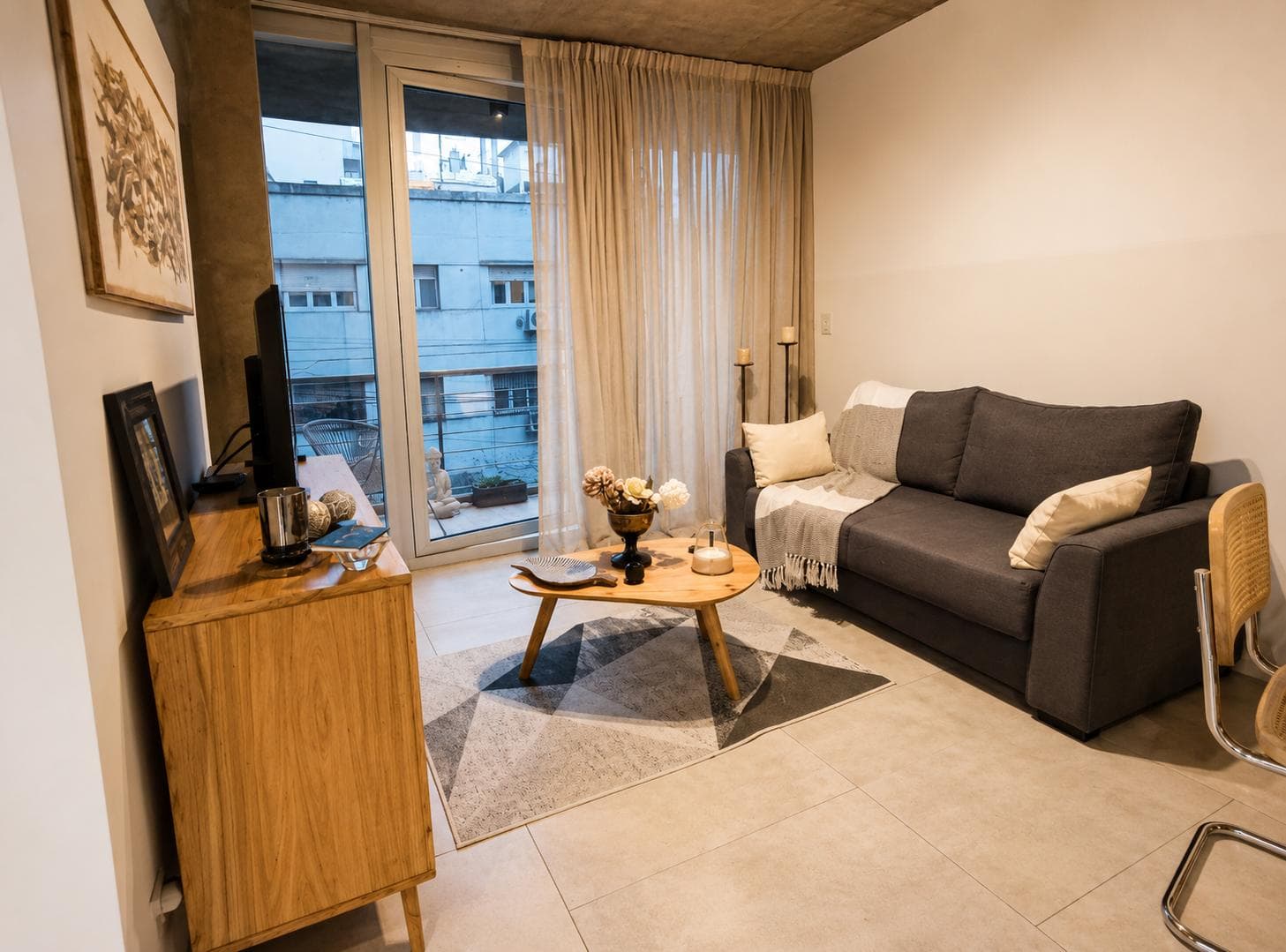 Apartment in Palermo—1.1/2-room—Brand-new—Street-facing—Balcony—Amenities