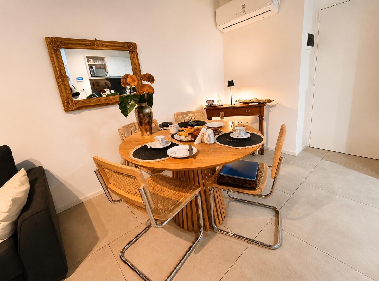 Apartment in Palermo—1.1/2-room—Brand-new—Street-facing—Balcony—Amenities