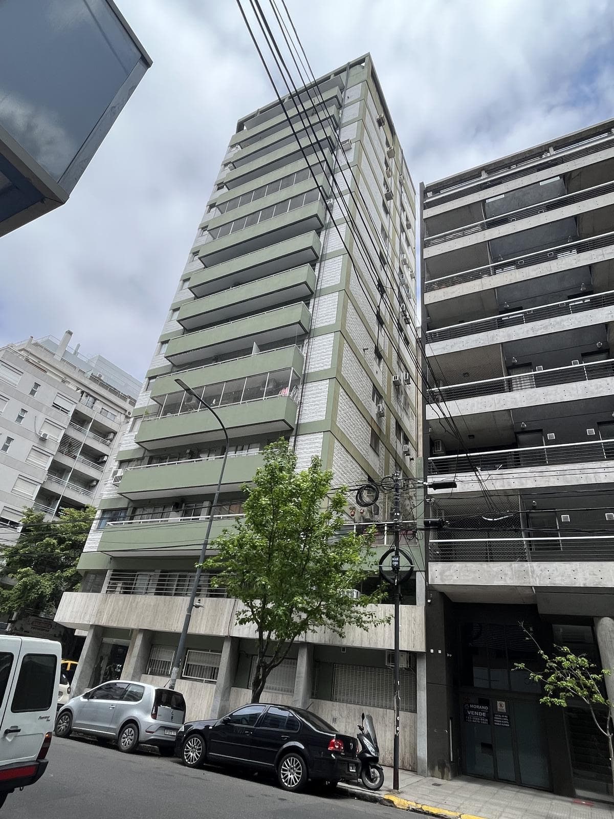 4-ROOM APARTMENT FOR SALE—FACING THE STREET, UPPER FLOOR, BALCONY, STORAGE ROOM, OPTIONAL PARKING SPACE—RECOLETA