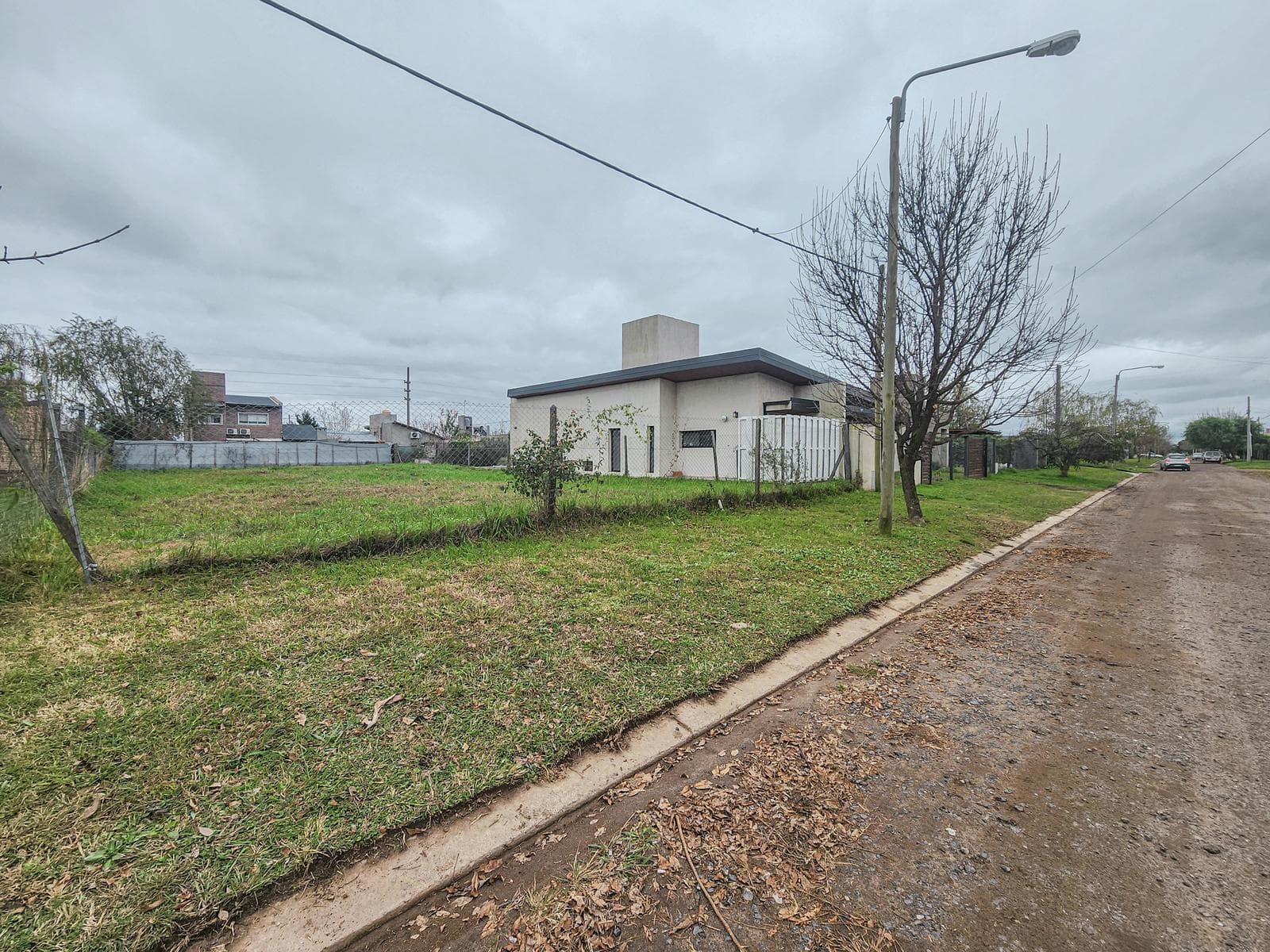 A plot of land in an excellent location in Las Acequias del Aire, Roldán