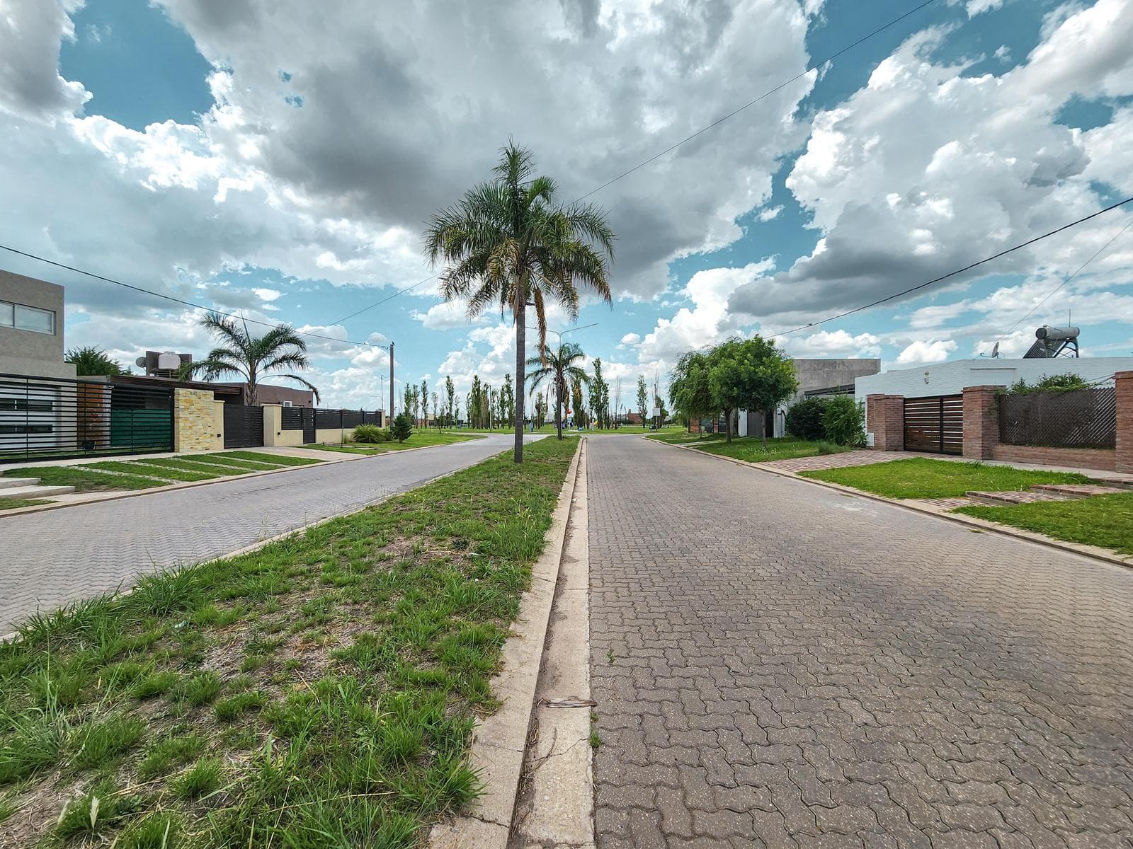 A plot of land in an excellent location in Las Acequias del Aire, Roldán