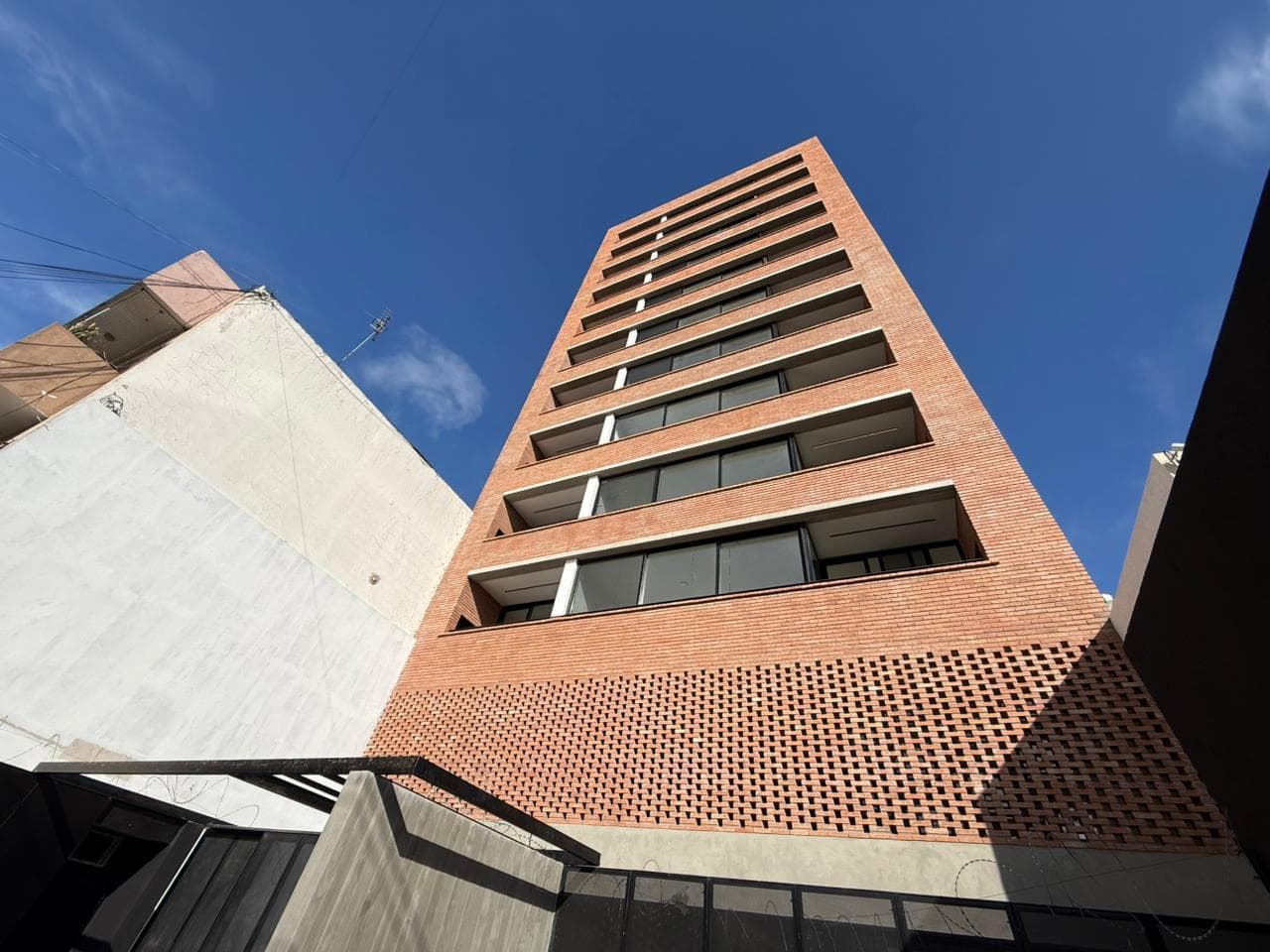 BRAND-NEW 2-ROOM APARTMENT FOR SALE WITH GARAGE AND UTILITY ROOM IN QUILMES