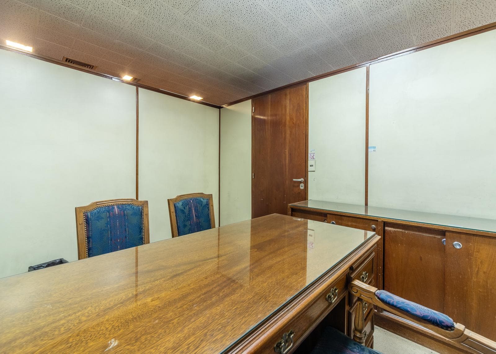 Office for Sale in Microcentro