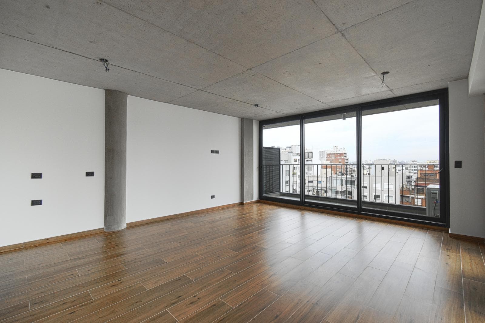NUÑEZ STUDIO APARTMENT, 51 M2, 11TH FLOOR, WITH BALCONY AND AMENITIES, BRAND-NEW.